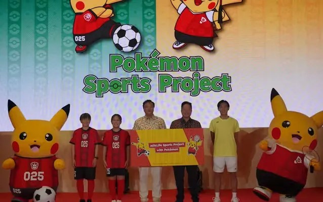 Photo of press conference, showing two jersey-clad Pikachus and a few youth soccer/football players; “Pokémon Sports Project” is shown on the screen in the back https://www.nikkei.com/article/DGXZQOGM1495A0U6A910C2000000/