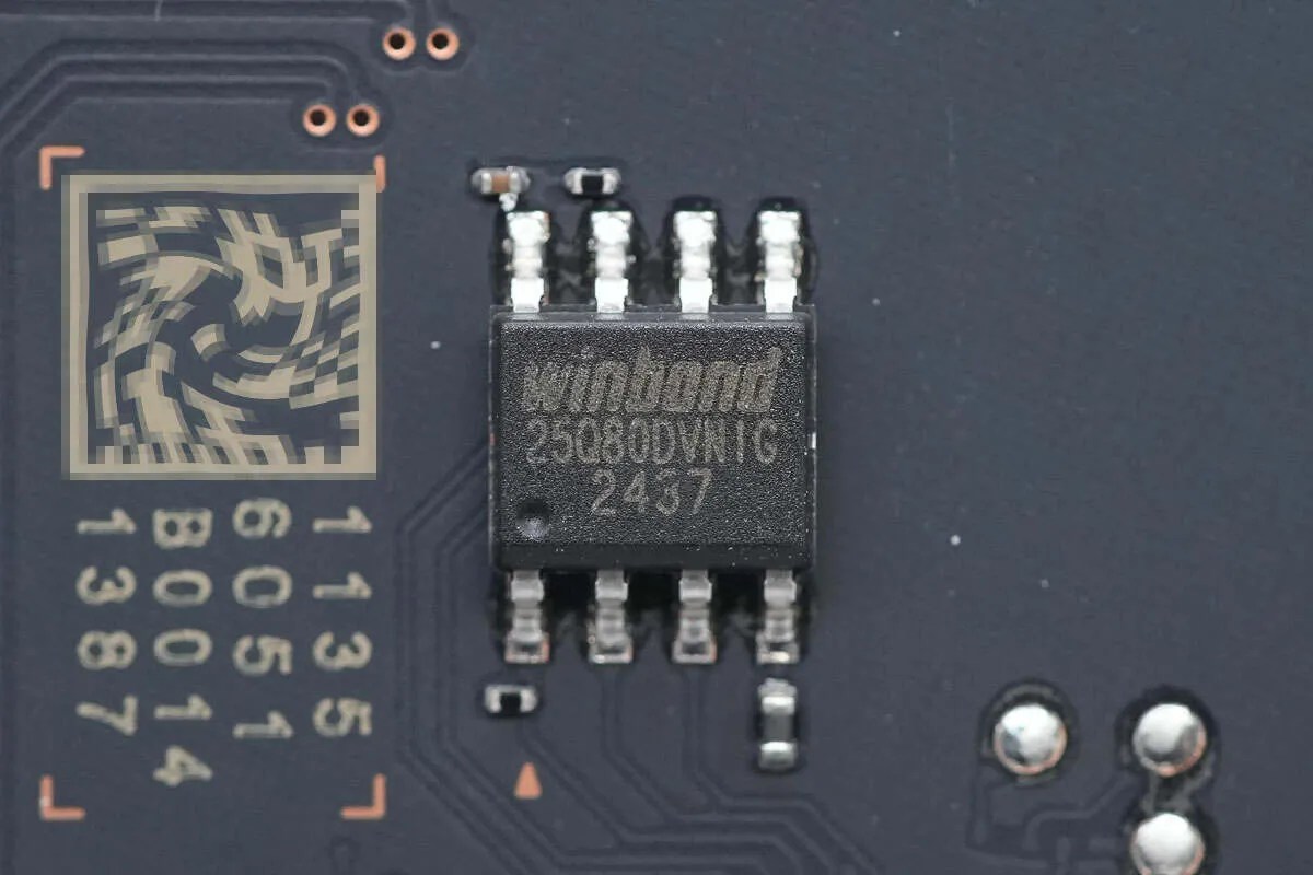 Closeup photo of NOR flash memory on BEE-CDH-MAIN-01 side-A